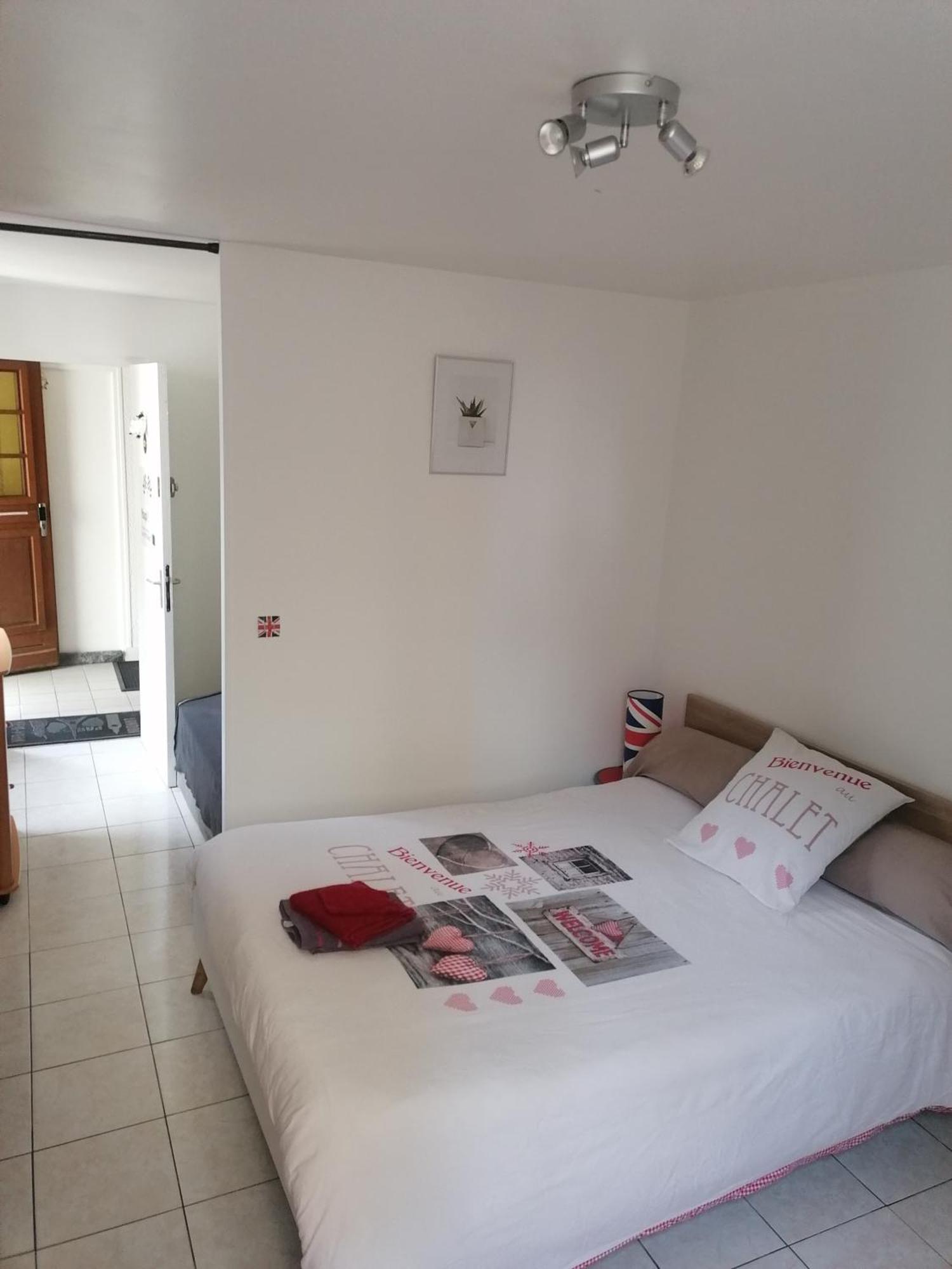 Le Petit Chalet: Cozy Apartment Near Old Town with Breakfast Le Mans Exterior photo